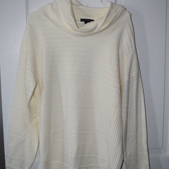 sweater - Picture 1 of 1